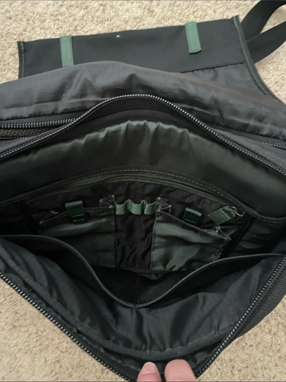 Targus Black Messenger Bag with Adjustable Shoulder Strap
